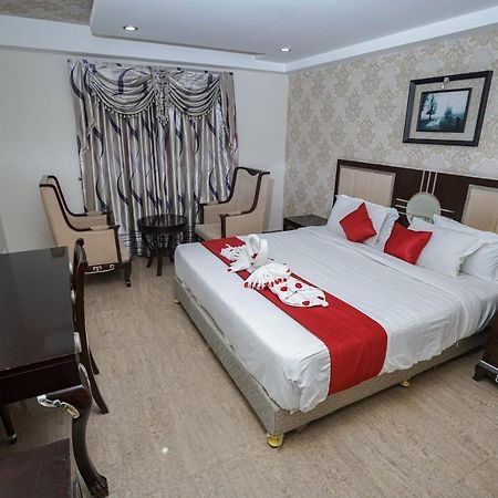 Hotel Sidhartha Chalakudy Kizhake Chālakudi Dış mekan fotoğraf