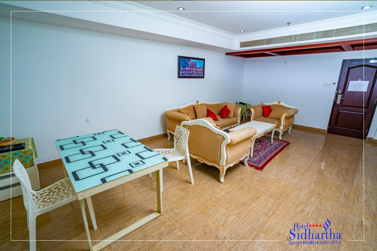 Hotel Sidhartha Chalakudy Kizhake Chālakudi Dış mekan fotoğraf