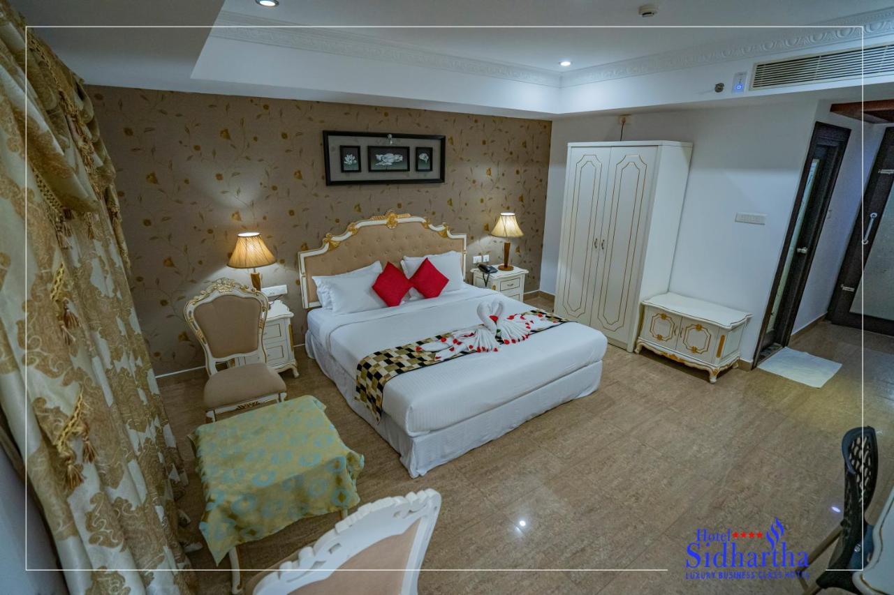 Hotel Sidhartha Chalakudy Kizhake Chālakudi Dış mekan fotoğraf