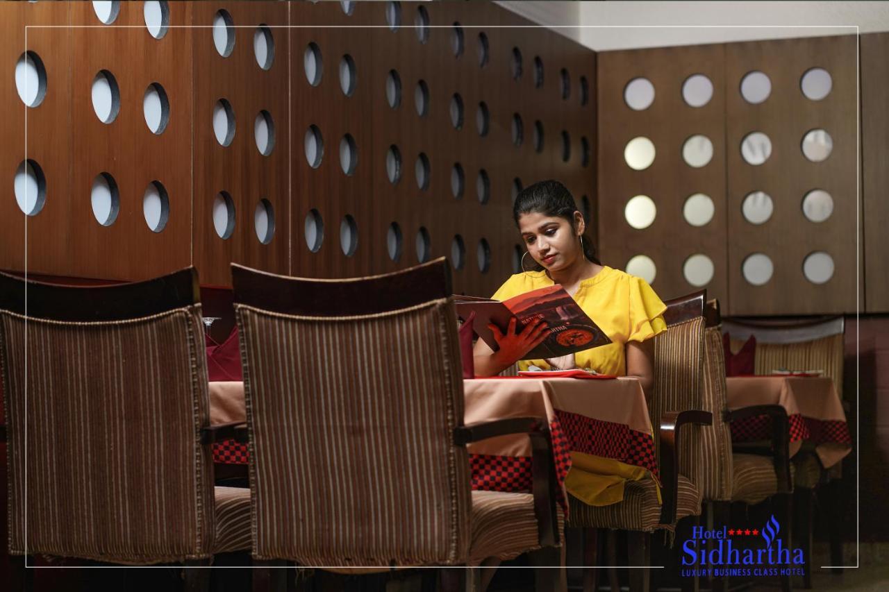Hotel Sidhartha Chalakudy Kizhake Chālakudi Dış mekan fotoğraf