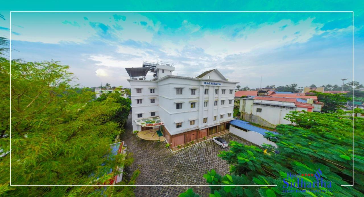 Hotel Sidhartha Chalakudy Kizhake Chālakudi Dış mekan fotoğraf