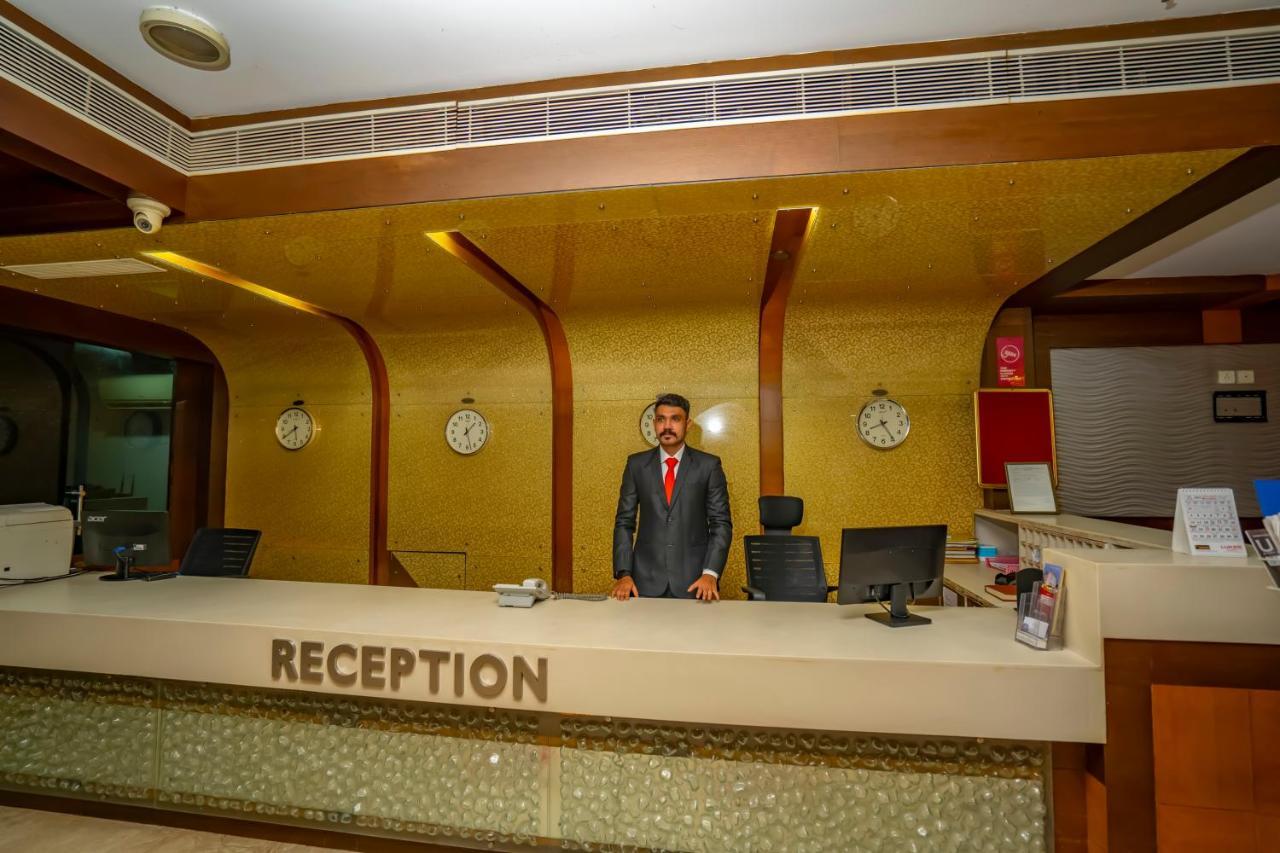 Hotel Sidhartha Chalakudy Kizhake Chālakudi Dış mekan fotoğraf