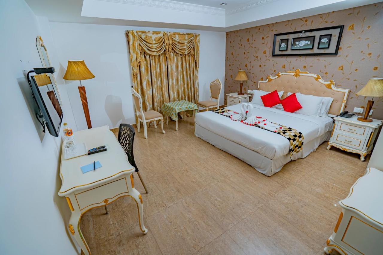 Hotel Sidhartha Chalakudy Kizhake Chālakudi Dış mekan fotoğraf