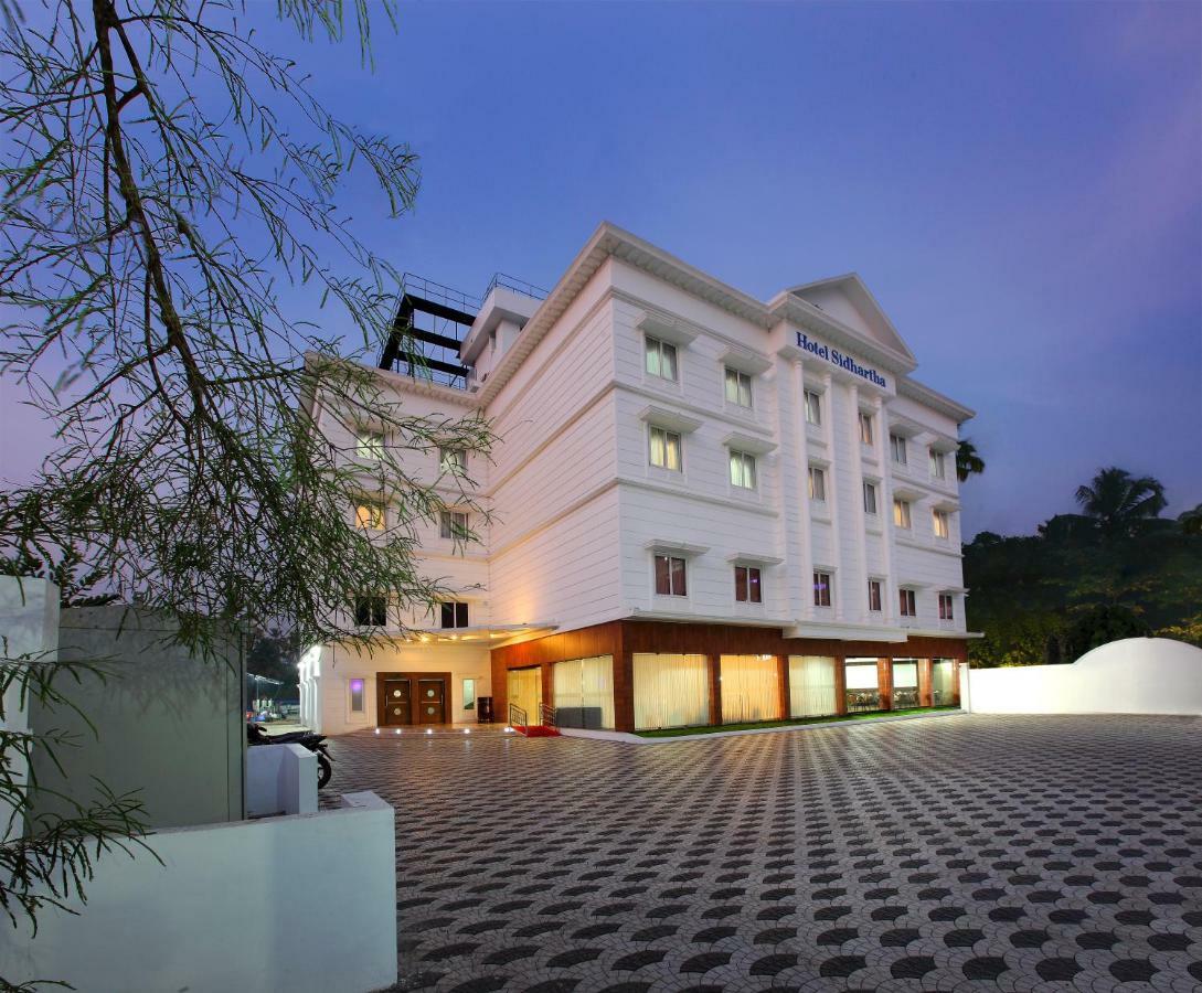 Hotel Sidhartha Chalakudy Kizhake Chālakudi Dış mekan fotoğraf